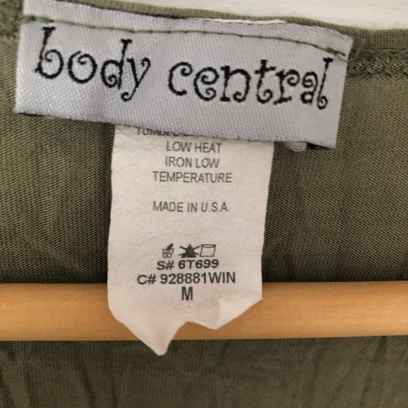 Olive green top with lace trim-great condition! - Picture 2 of 2